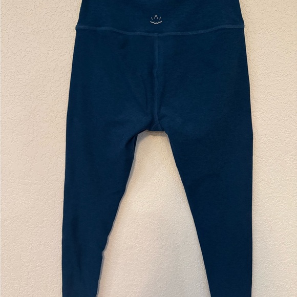 Beyond Yoga blue spacedye midi 7/8 leggings size Large - Picture 2 of 6